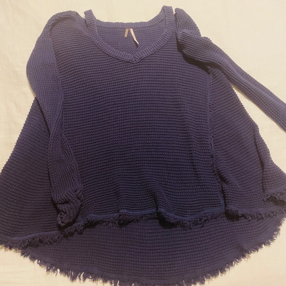 Free People Moonshine Navy, V-Neck Long Sleeve Sweater, Raw Edge, Size Small - Picture 12 of 12